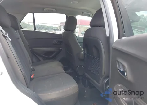 2021 Chevrolet Trax Fwd Ls z USA, uszkodzony, nr VIN KL7CJKSB0MB319829